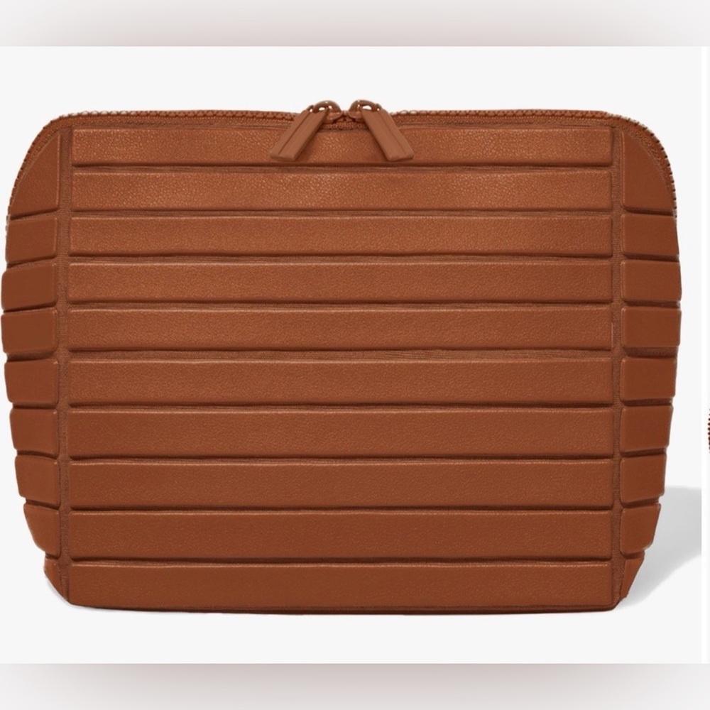 Parallelle Medium Travel Bag NWT